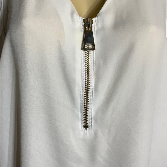 White sleeveless top - Picture 3 of 3